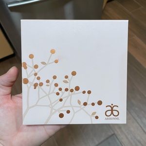 Arbonne Starlight Glow Palette